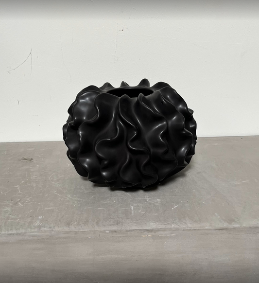 8" Black Ruffle Vase